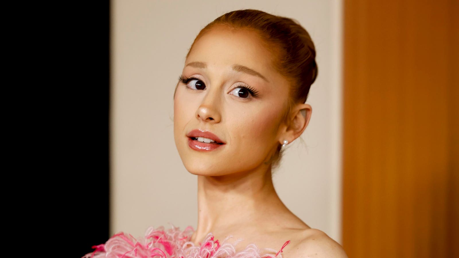 Ariana Grande kümnendivanune singlist saab ülemaailmne löök