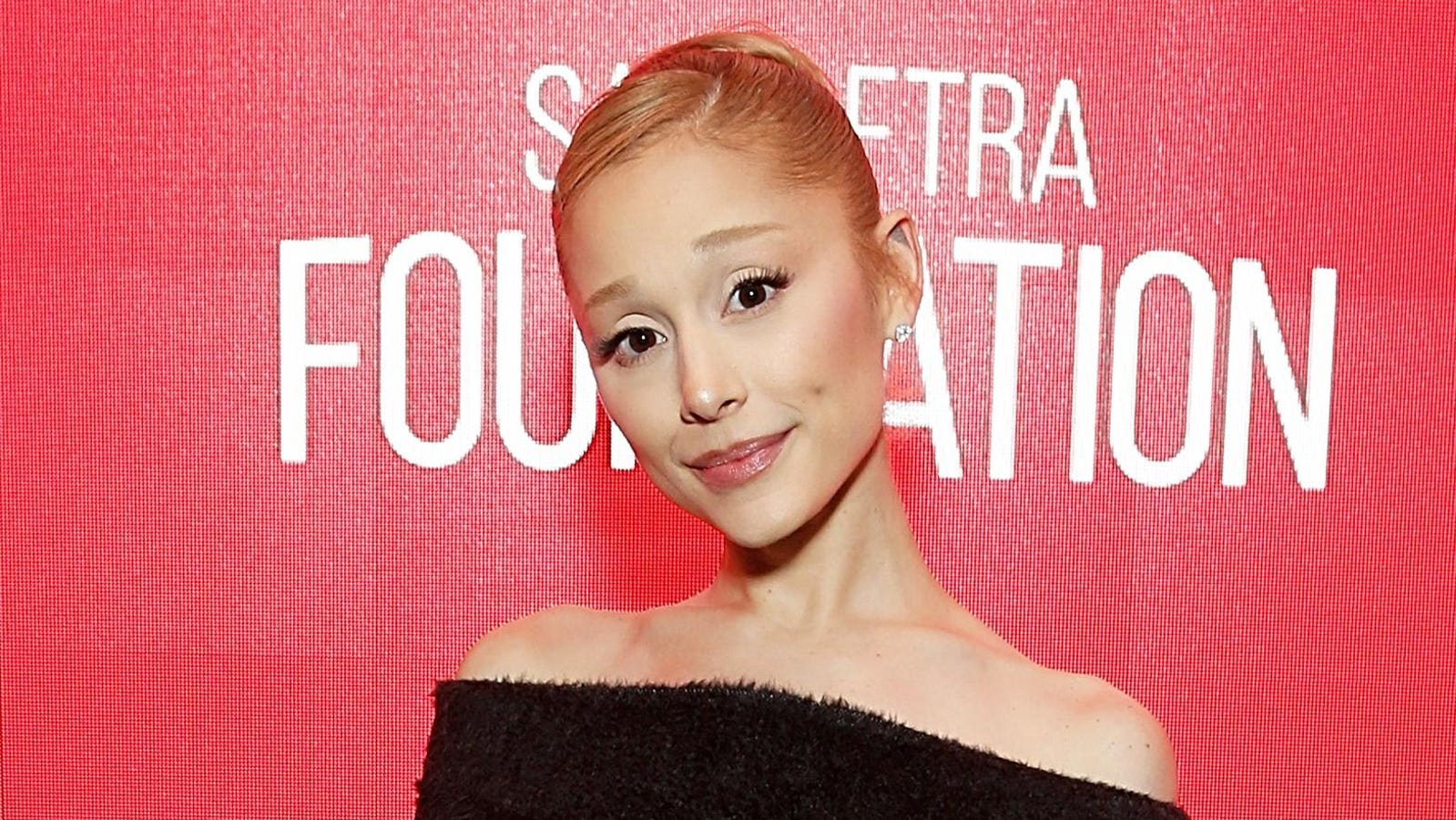 Ariana Grande tõusis Billboardi albumite edetabelis kolme tagasitulekuga
