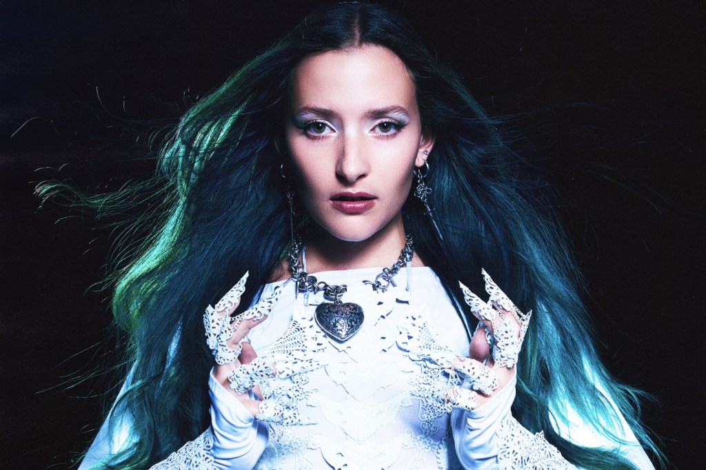 Au/Ra intervjuu: uus album 'Heartcore', Touring & Anime Fandom
