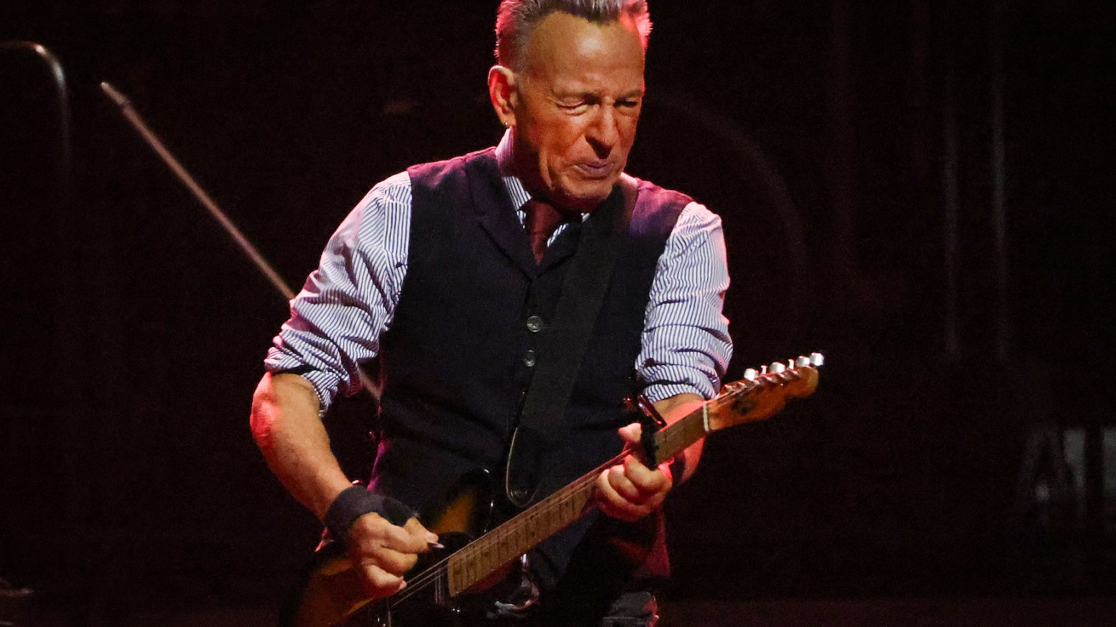 Bruce Springsteen laulab "People Have the Power" koos Bono ja Patti Smithiga