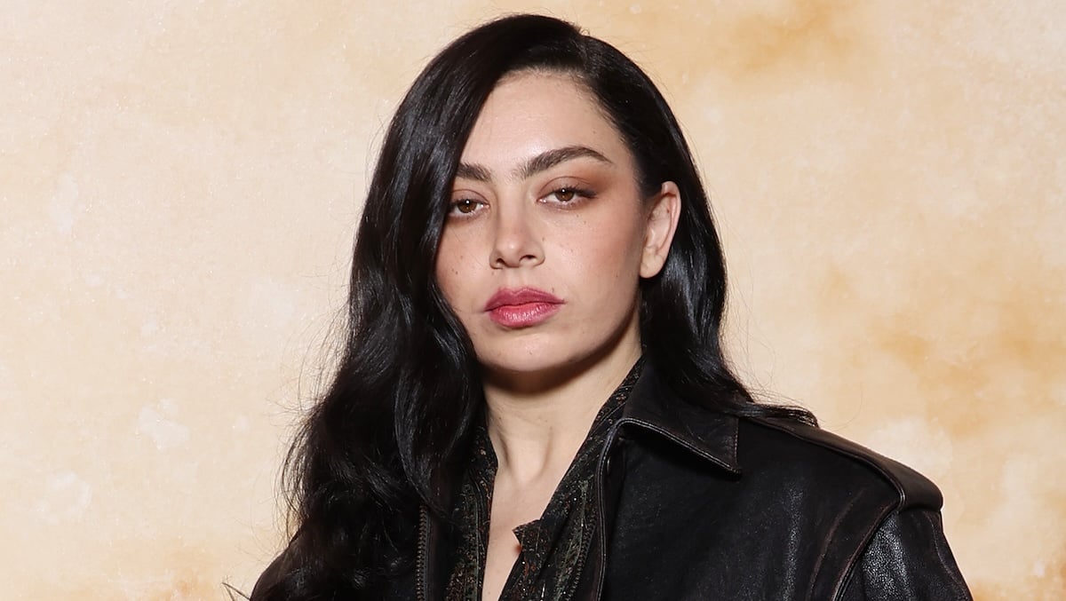 Charli XCX tunnistab, et ta on vaimselt kõige halvemas kohas, kus ta kunagi olnud on, on peaaegu lõpetanud muusika pärast "Brati" - Just Jared - Kuulsuste uudised ja kuulujutud