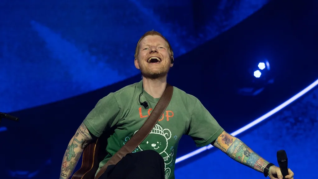 Ed Sheerani LOOP Tour algab, kui ta vihjab pausile