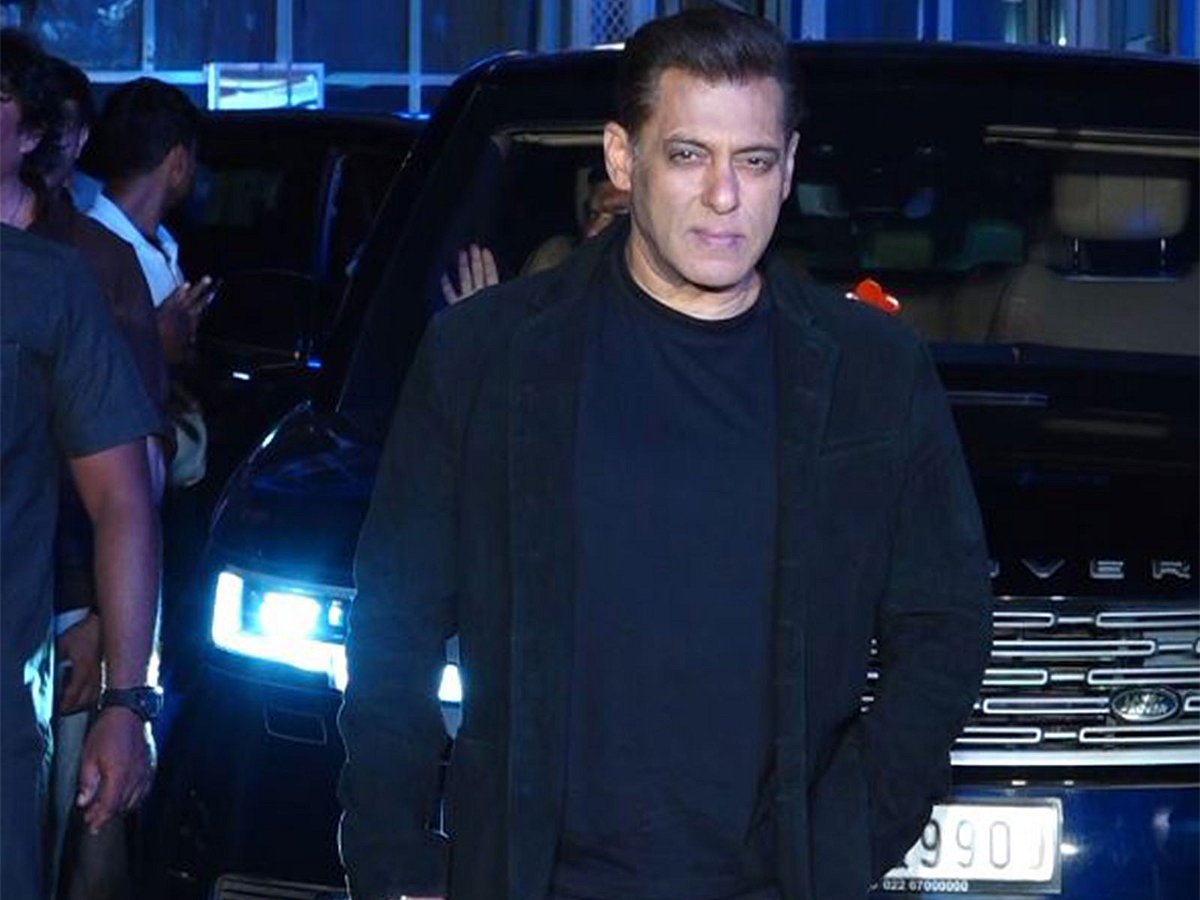 Govind Namdev distantseerub Salman Khani kohtulahingus Kala Hiranist