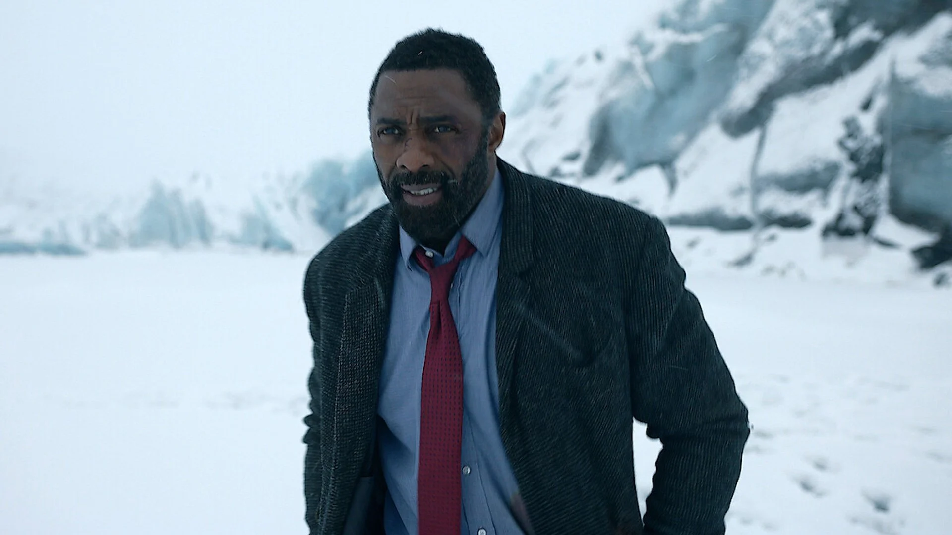 Idris Elba käsitleb James Bondi kuulujutte ja selgitab, miks 007 ei tohiks olla "ärganud" - GeekTyrant