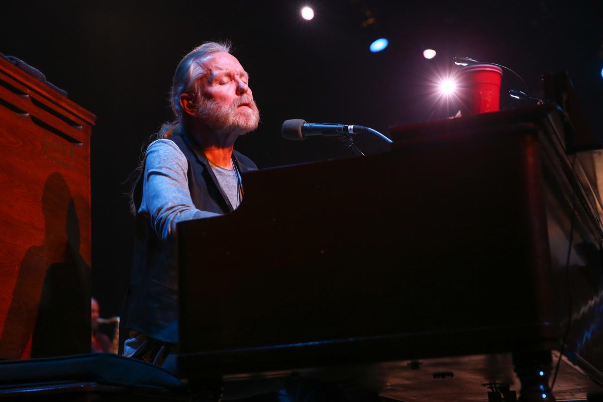 Kuidas Gregg Allman lõpuks oma deemonitele vastu astus