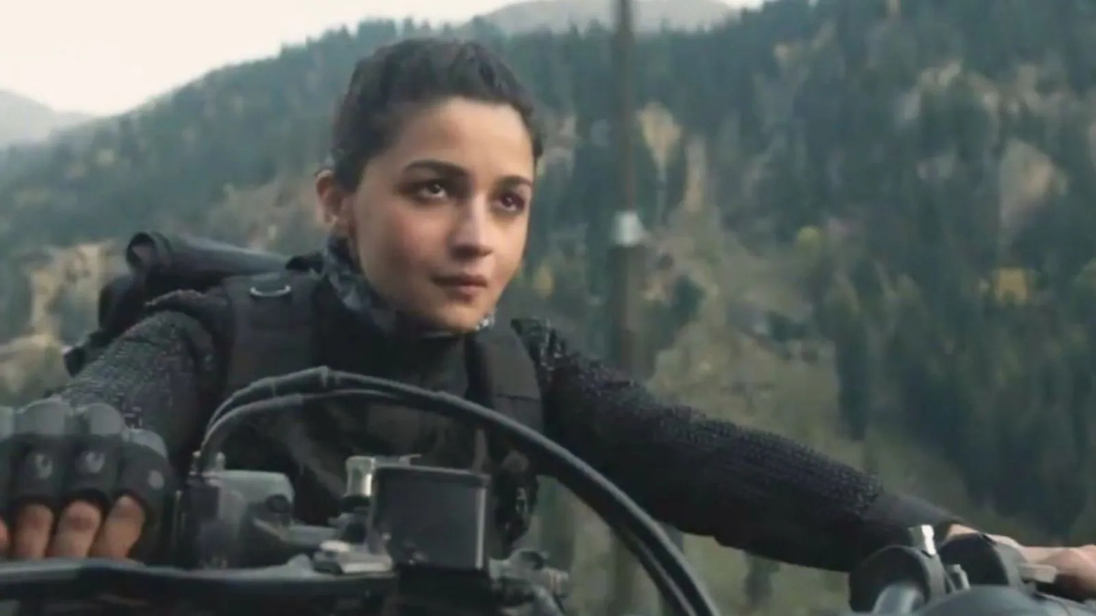 Miks on 33-aastase Alia Bhatti 18-aastase alfa Casting tohutu võit naiste esindamiseks Bollywoodis