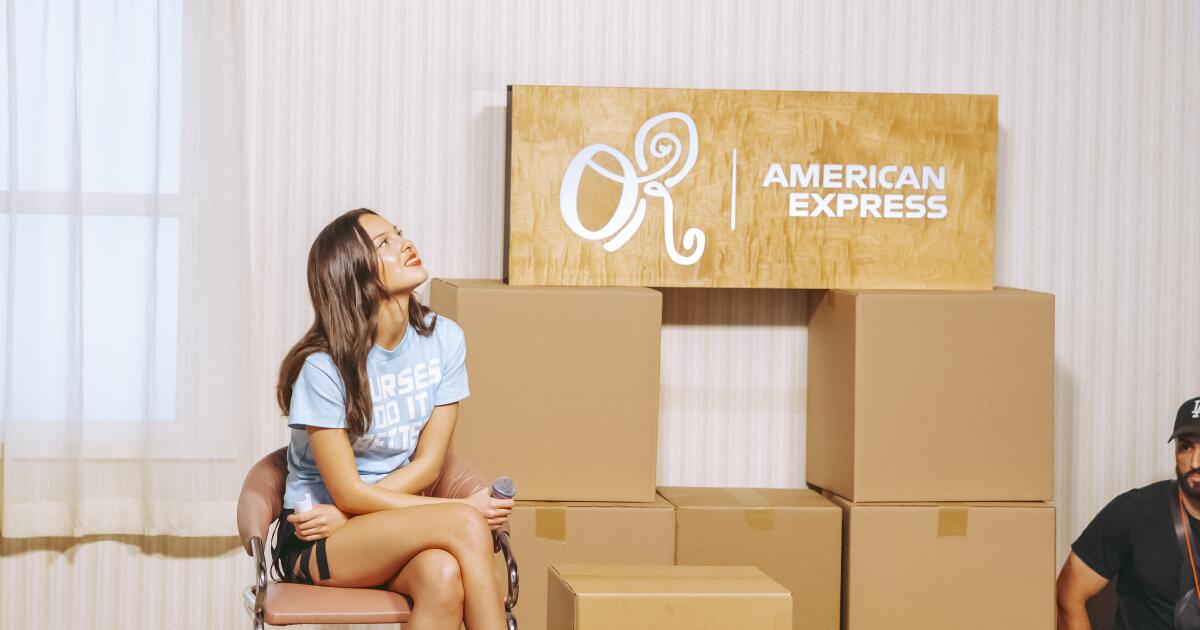 Olivia Rodrigo emotsionaalse LA pop-up ürituse sees