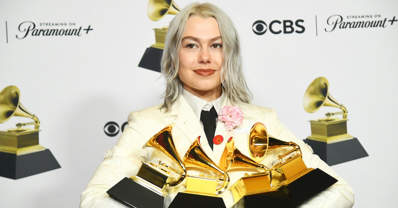 Phoebe Bridgers loobus Internetist, et oma uut muusikat üles tõsta. See töötab