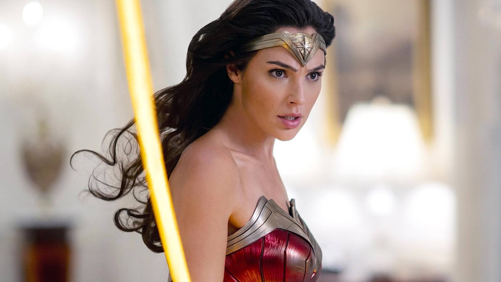 "Supergirli" kirjanik kinnitab DCU "Wonder Woman" taaskäivitamise olekut