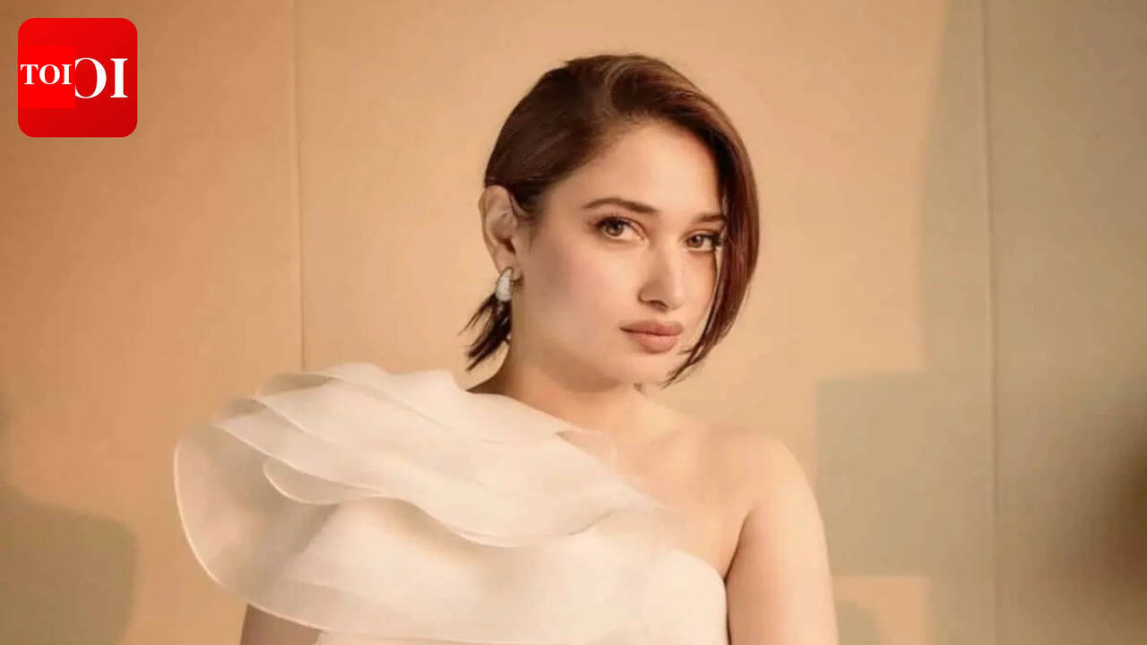 Tamannah Bhatia avab end patriarhaalsel "pilgul" lõunas keset Janhvi Kapoori "Peddi" rida, paljastab, miks ta ei nimeta oma tantsunumbreid "esemelauludeks": "See ei ole väga komplimentaarne" |