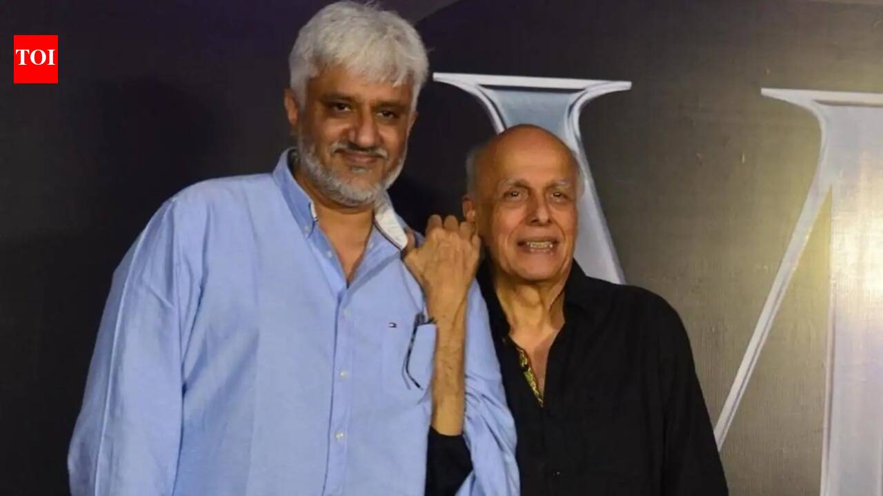 Vikram Bhatt ütleb, et Mahesh Bhatt hoidus rääkimast oma 30-miljonilise pettuse juhtumist ja vanglas viibimisest SELLEL põhjusel: "Mul lubati ainult viis minutit rääkida" | Hindi filmiuudised